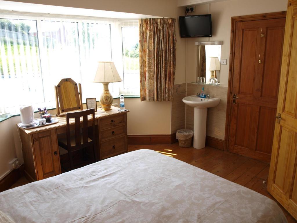 Coed Y Bryn Bed & Breakfast Cardigan Room photo