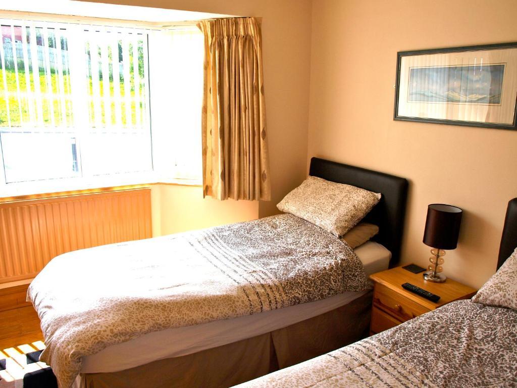 Coed Y Bryn Bed & Breakfast Cardigan Room photo
